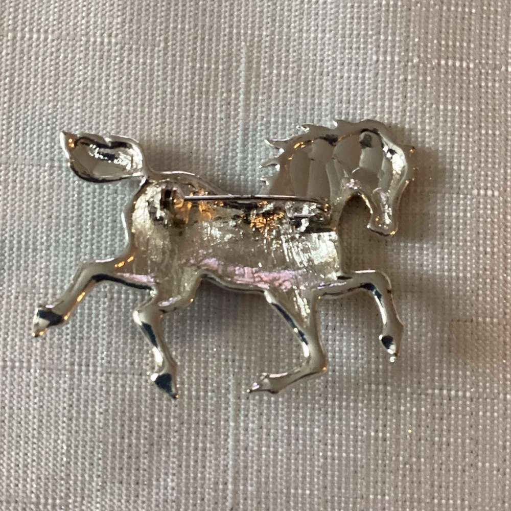 Horse Silver Tone Enameled Pin - Picture 3 of 3